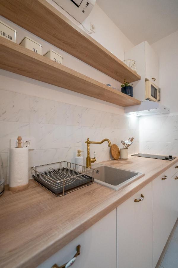 Starry Night Studio Apartment Fiume Esterno foto