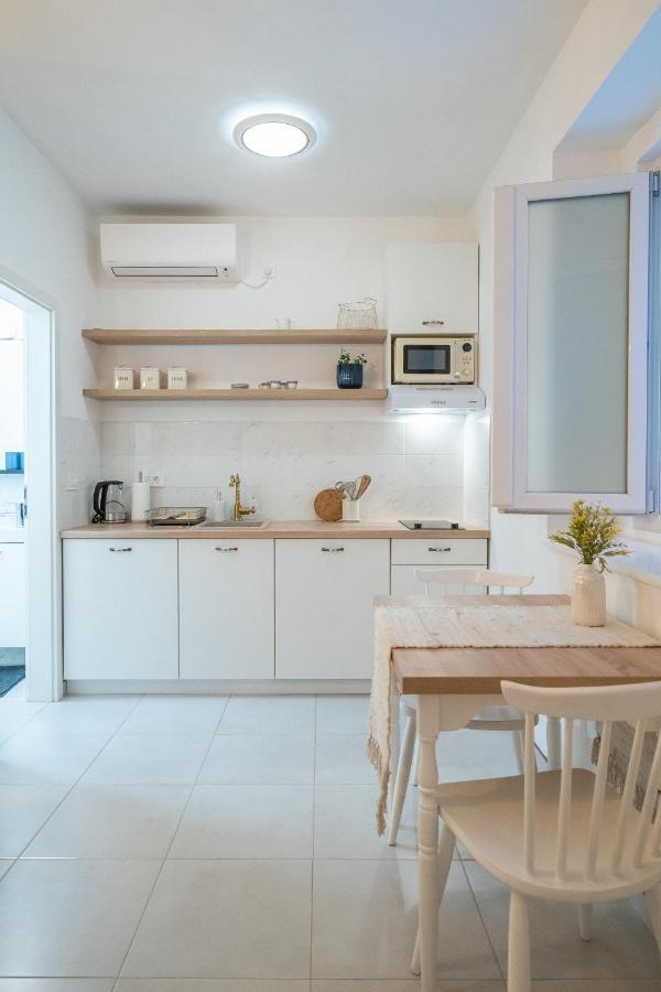 Starry Night Studio Apartment Fiume Esterno foto